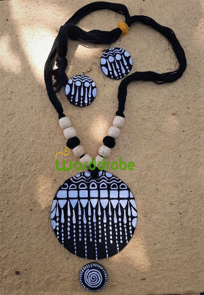 Handmade & Hand‑Painted Fabric Jewellery Set - Image 6