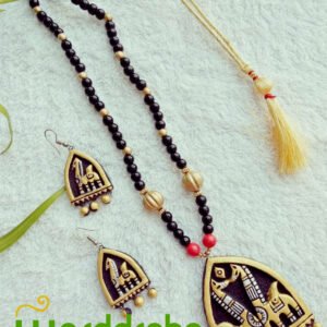 Handmade & Hand‑Painted Terracotta Jewellery Pendant Set.