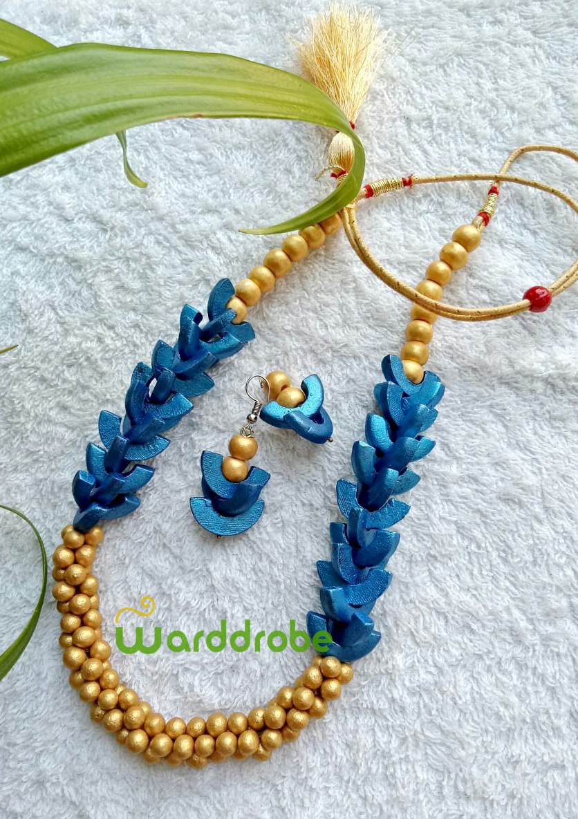 Handmade & Hand‑Painted Terracotta Jewellery Pendant Set. - Image 2