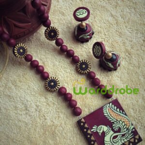 Handmade & Hand‑Painted Terracotta Jewellery Pendant Set.