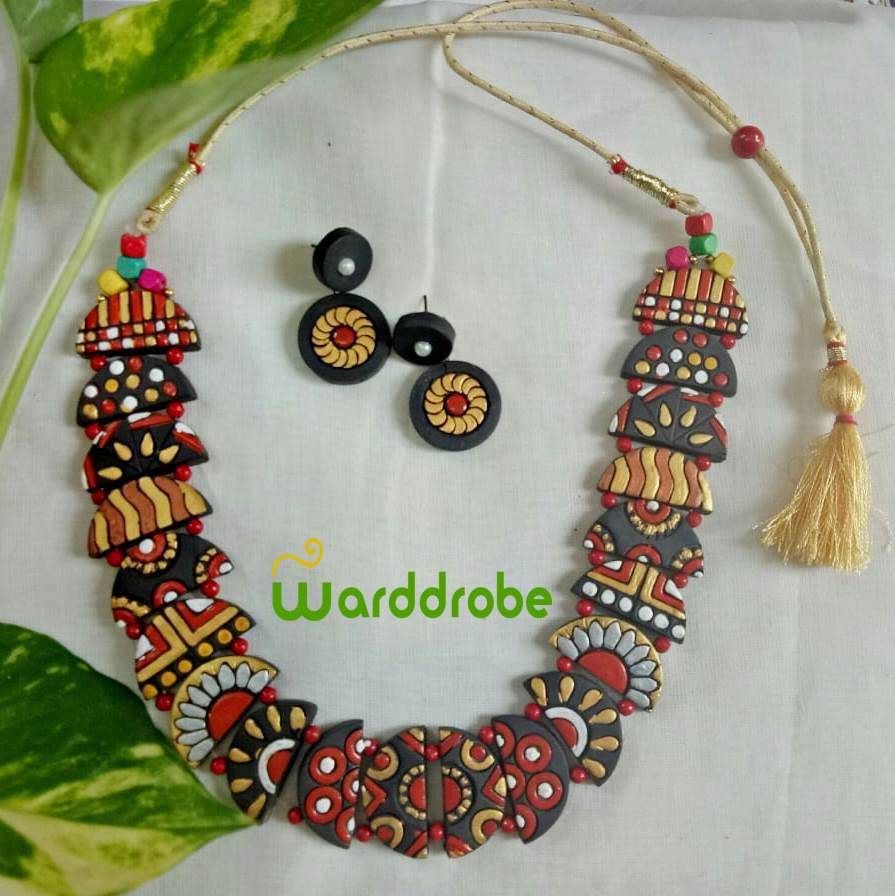 Handmade & Hand‑Painted Terracotta Jewellery Pendant Set.
