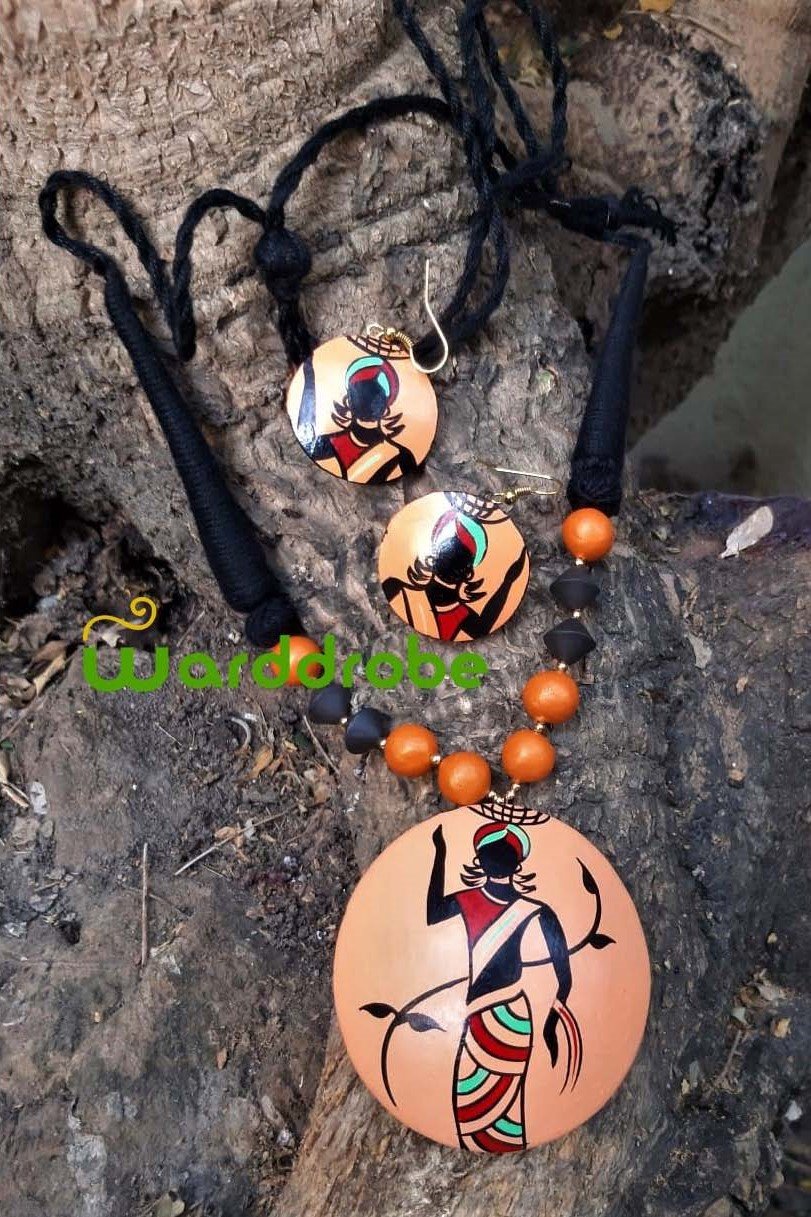 Handmade & Hand‑Painted Terracotta Jewellery Pendant Set. - Image 2