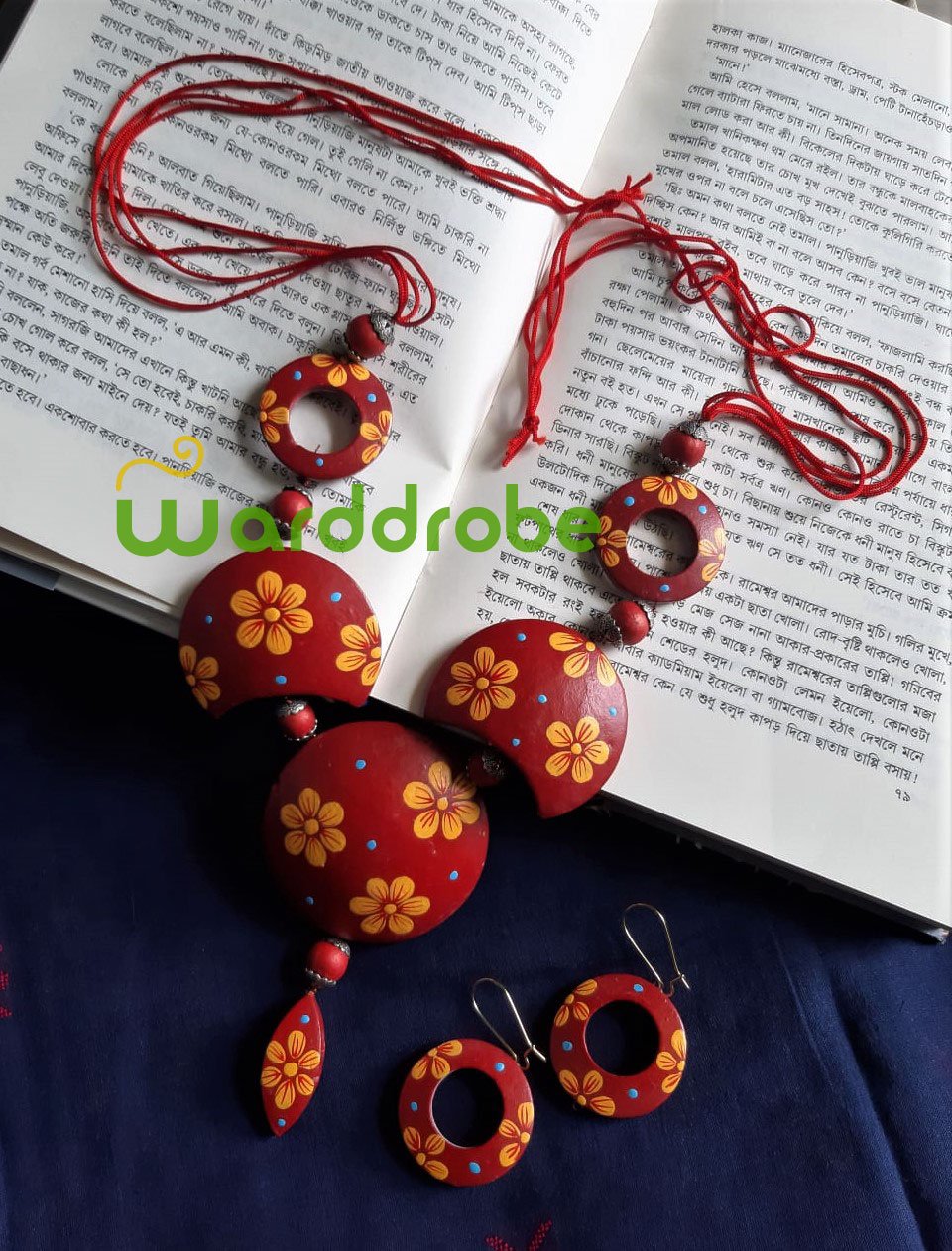 Handmade & Hand‑Painted Terracotta Jewellery Pendant Set. - Image 2