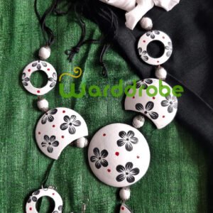 Handmade & Hand‑Painted Terracotta Jewellery Pendant Set.