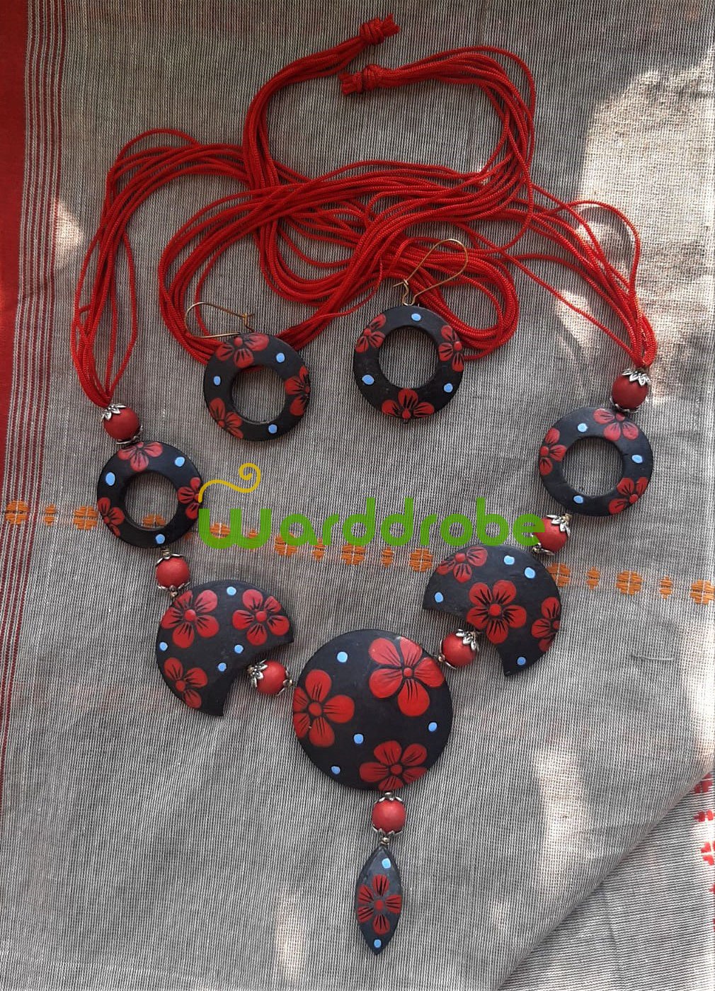 Handmade & Hand‑Painted Terracotta Jewellery Pendant Set. - Image 3