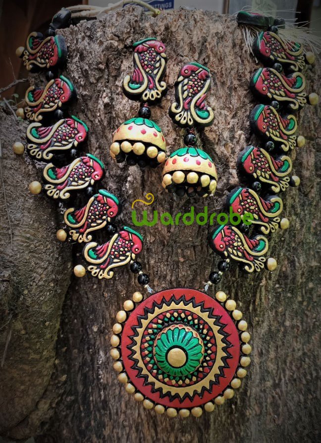 Handmade & Hand‑Painted Terracotta Jewellery Pendant Set. - Image 2