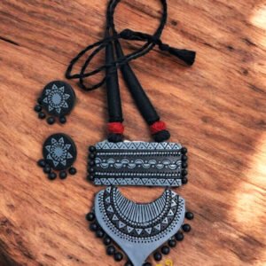 Handmade & Hand‑Painted Terracotta Jewellery Pendant Set.