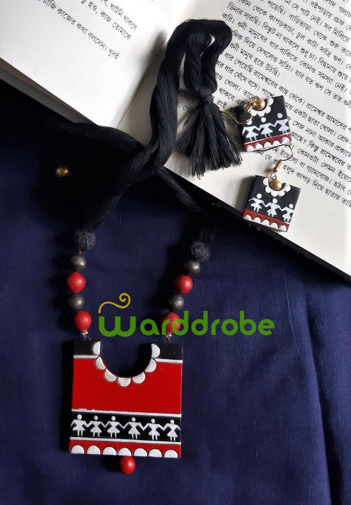 Handmade & Hand‑Painted Terracotta Jewellery Pendant Set.