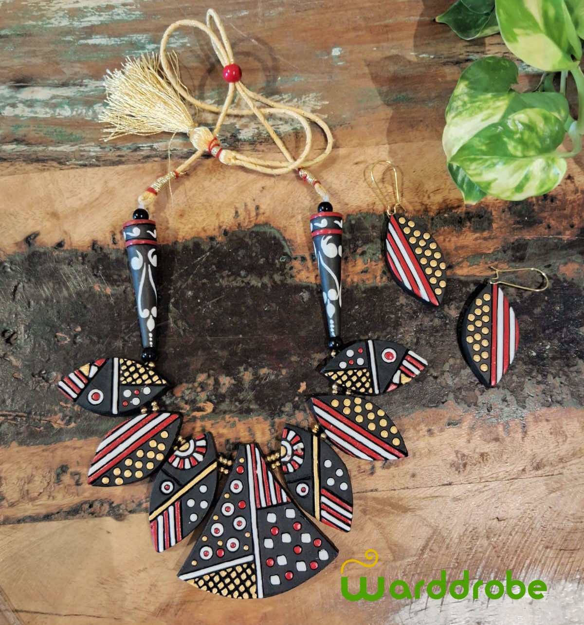 Handmade & Hand‑Painted Terracotta Jewellery Pendant Set. - Image 2