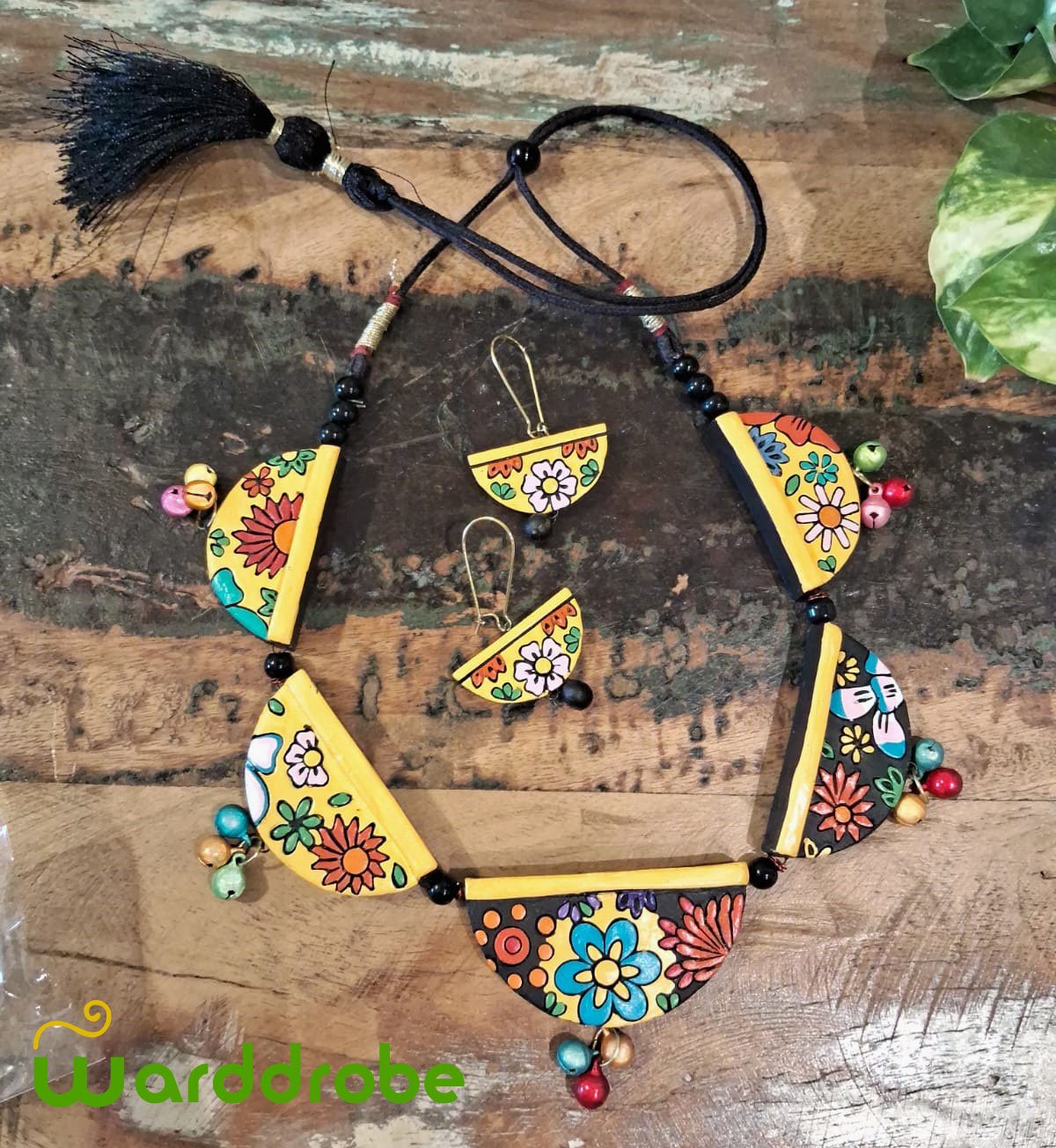 Handmade & Hand‑Painted Terracotta Jewellery Pendant Set. - Image 2