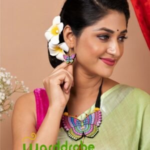 Handmade & Hand‑Painted Terracotta Jewellery Pendant Set.