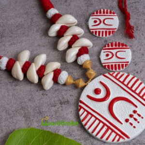 Handmade & Hand‑Painted Terracotta Jewellery Pendant Set.