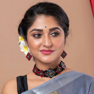 Handmade & Hand‑Painted Terracotta Jewellery Pendant Set.