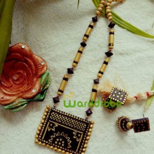 Handmade & Hand‑Painted Terracotta Jewellery Pendant Set.