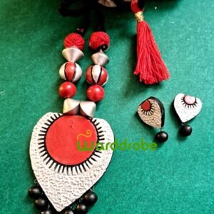 Handmade & Hand‑Painted Terracotta Jewellery Pendant Set.