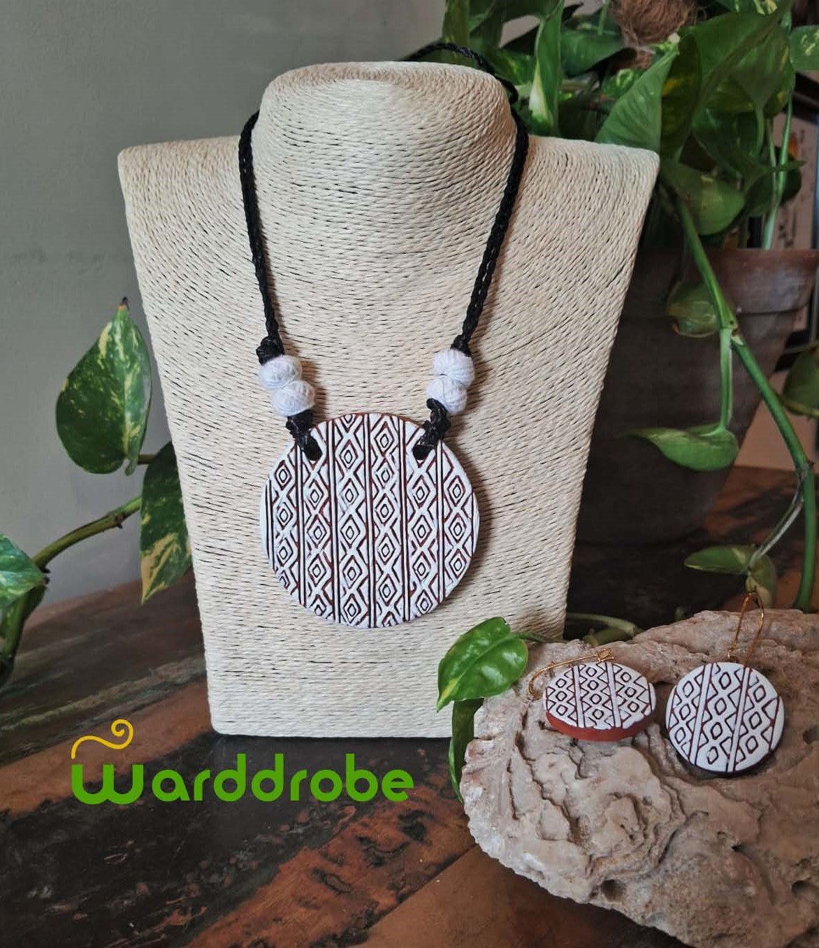 Handmade & Hand‑Painted Terracotta Jewellery Pendant Set.