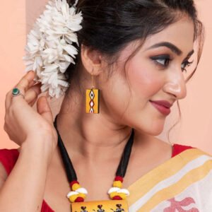 Handmade & Hand‑Painted Terracotta Jewellery Pendant Set.