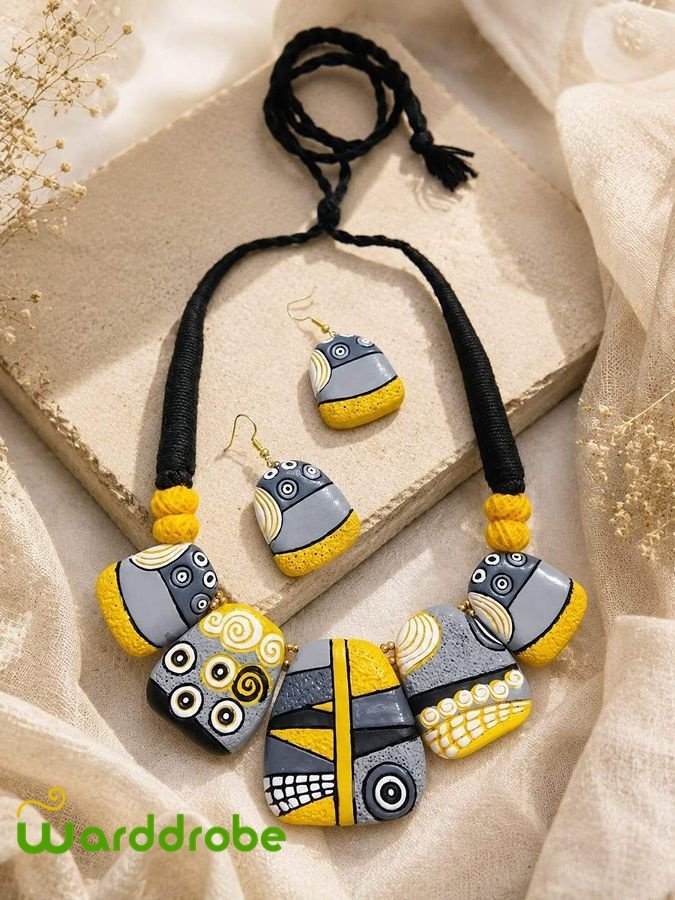 Handmade & Hand‑Painted Terracotta Jewelry Pendant Set - Image 2
